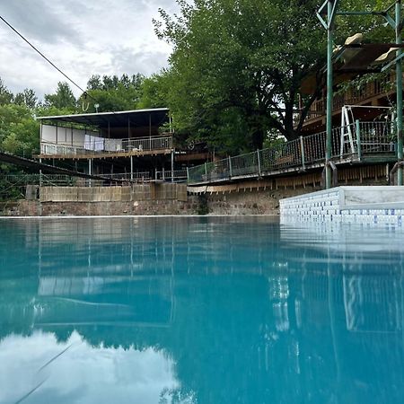 Amiran'S Lake Hotel Tbilisi ภายนอก รูปภาพ