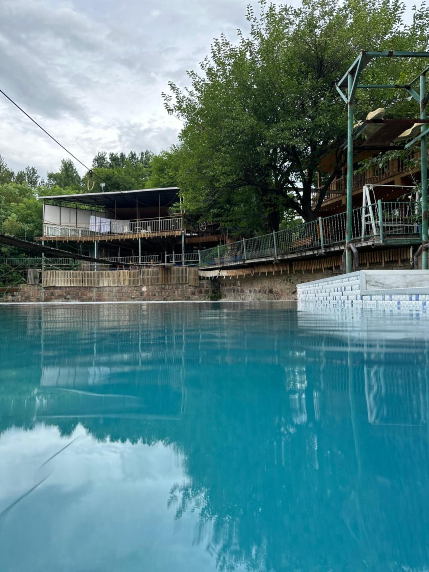 Amiran'S Lake Hotel Tbilisi ภายนอก รูปภาพ