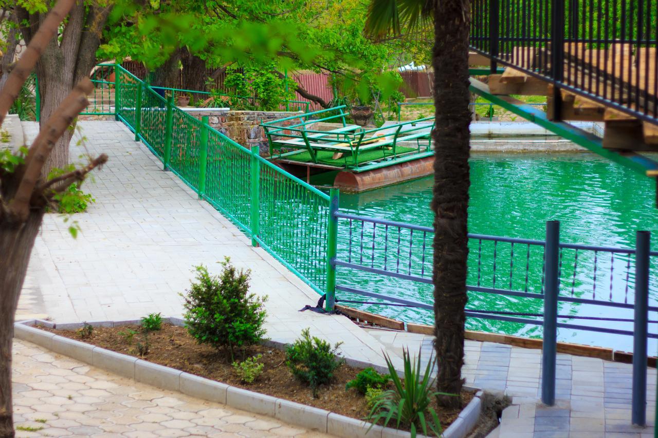 Amiran'S Lake Hotel Tbilisi ภายนอก รูปภาพ